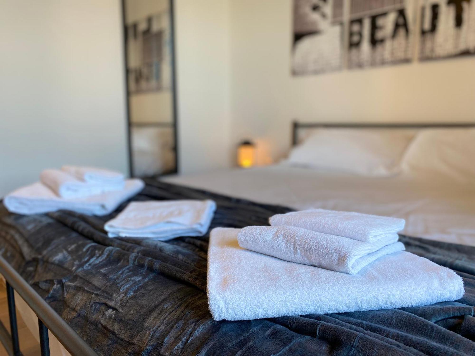 Avantgard Rooms Red Carpet Болонья Экстерьер фото